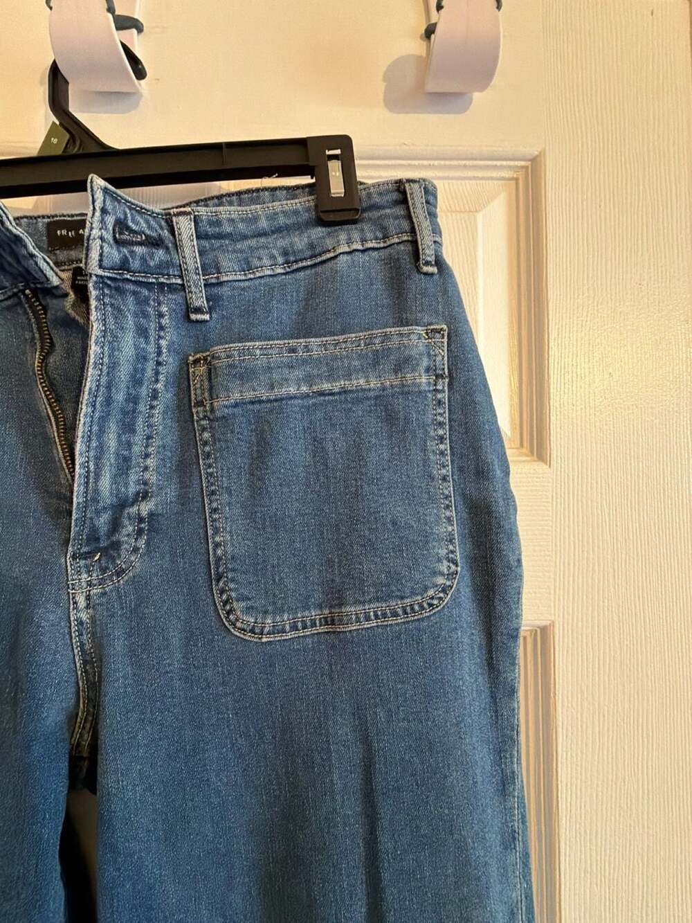 Free Assembly Women's High Rise Patch Pocket Flare Jeans HOM1226-J - Picture 4 of 11